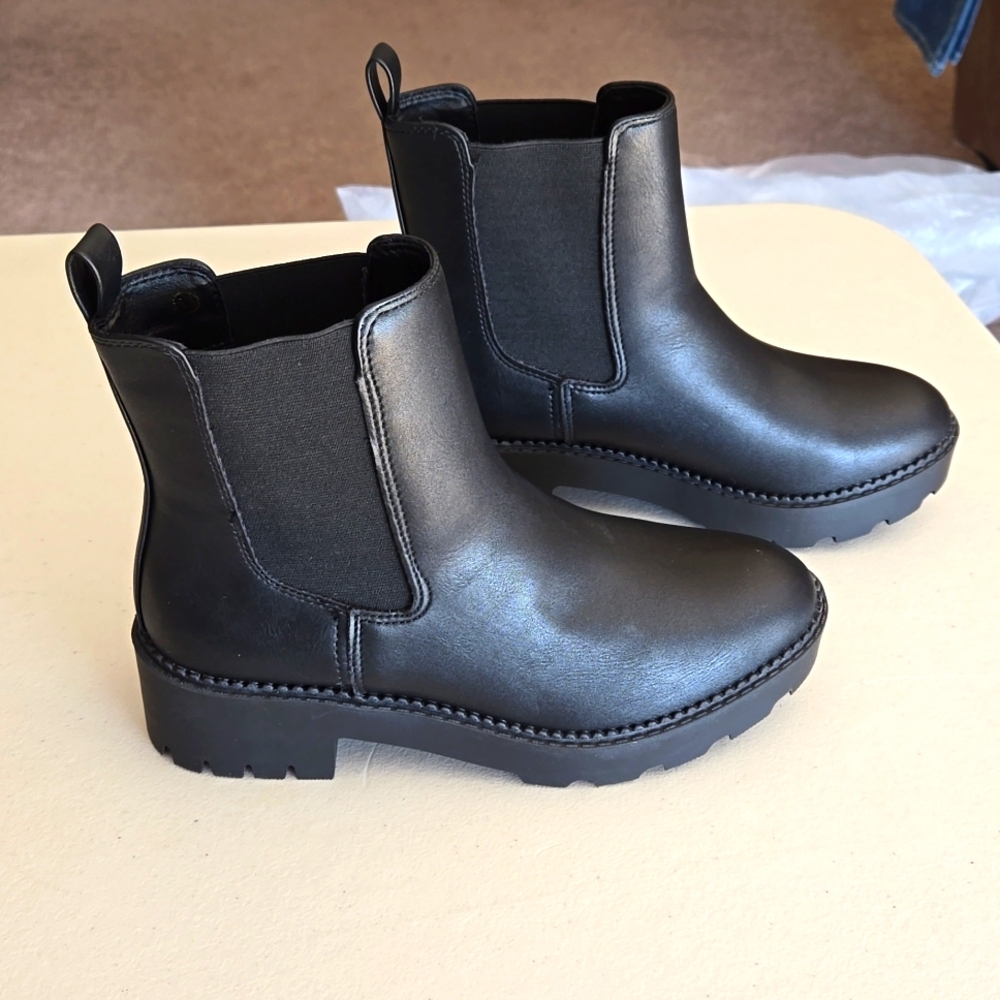 Womens ZBY ankle boots, SIZE 6.5, New with box